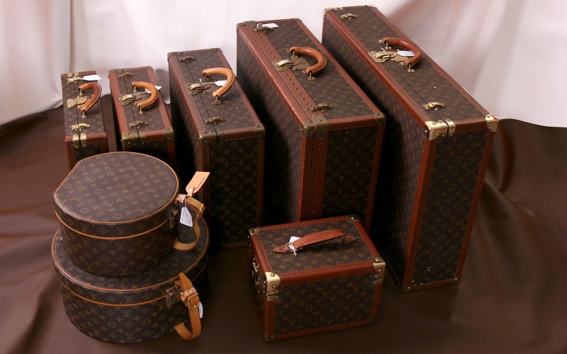 Louis Vuitton Alzer 80 Luggage – Blair Waldorf, lifestyle and all